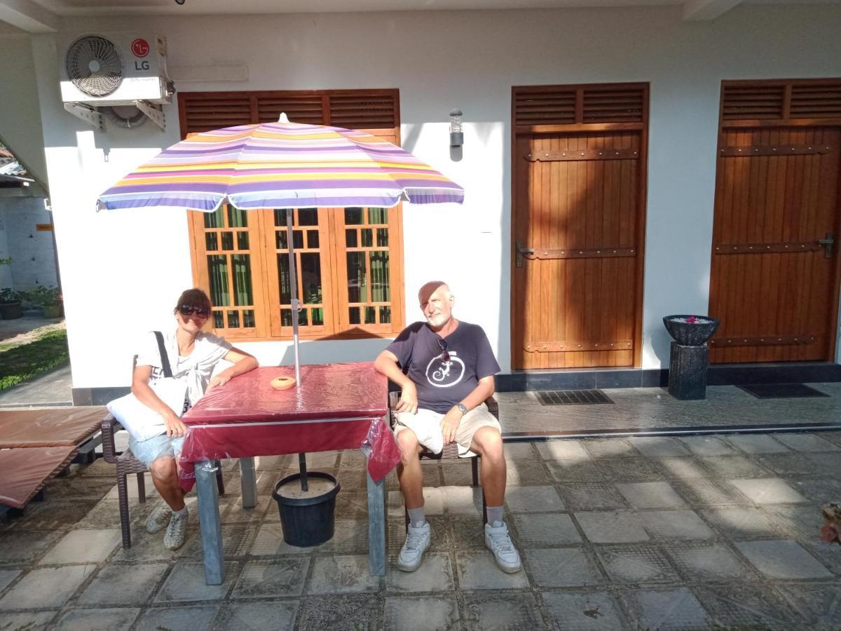 Lake Lane Guest Rest Koggala Bagian luar foto